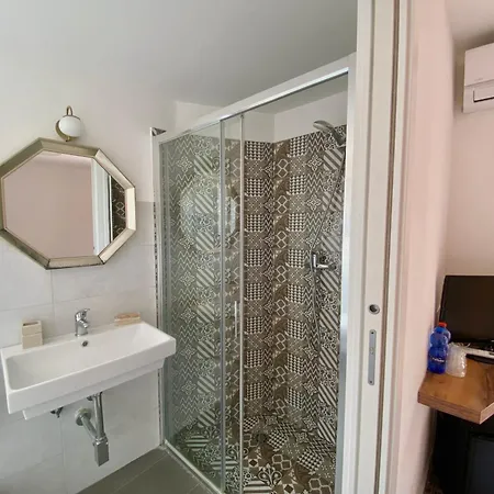 Hotel Villino Gallodoro 2*