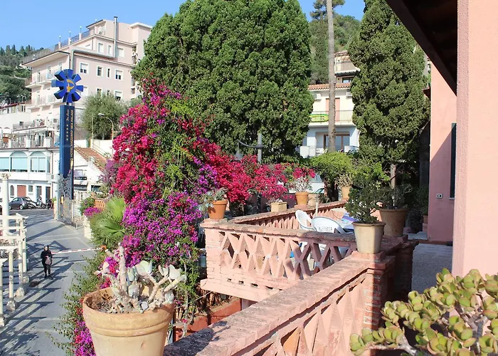 Hotel Villino Gallodoro 2*